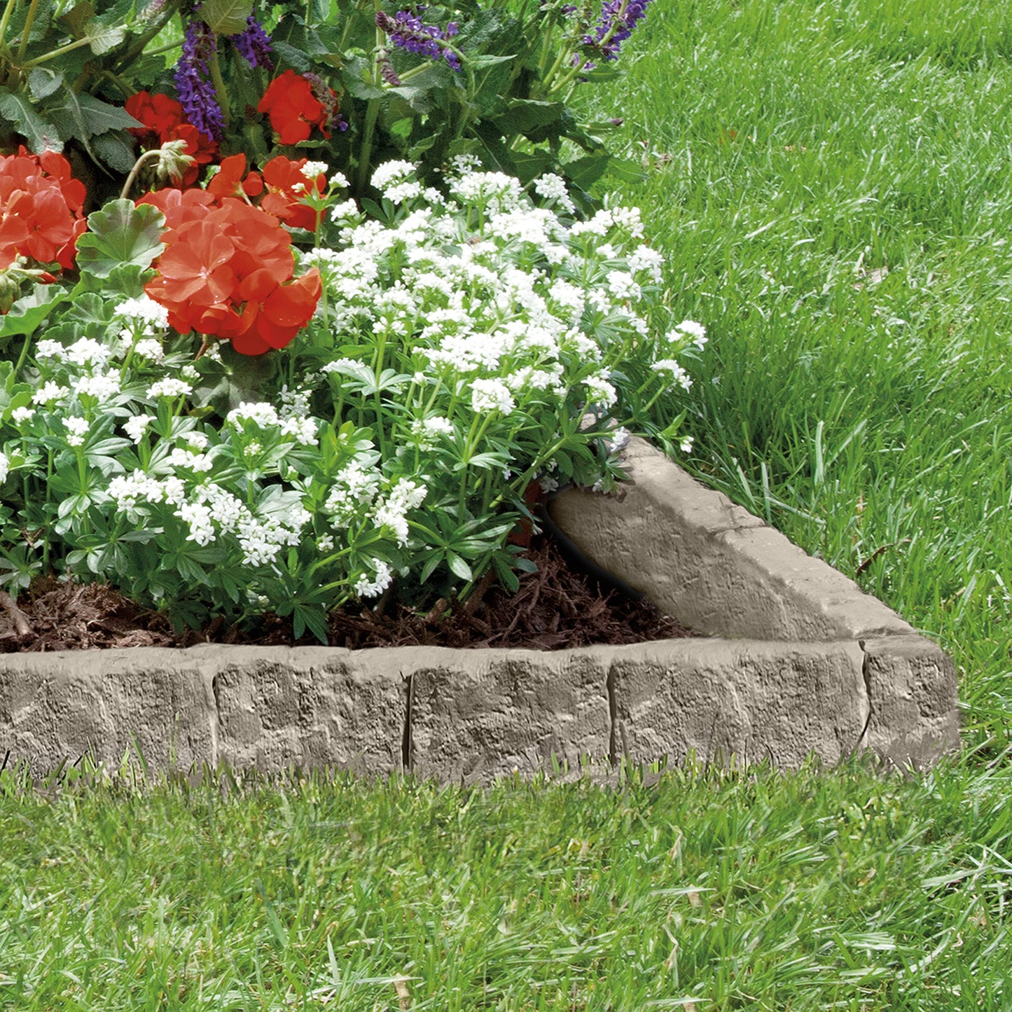 Suncast Interlocking Border Edging - Stone -Like Poly Construction for Garden, Lawn, and Landscape Edging - Water Resistant Border for Containing Trees, Flower Beds and Walkways - Light Taupe, 30
