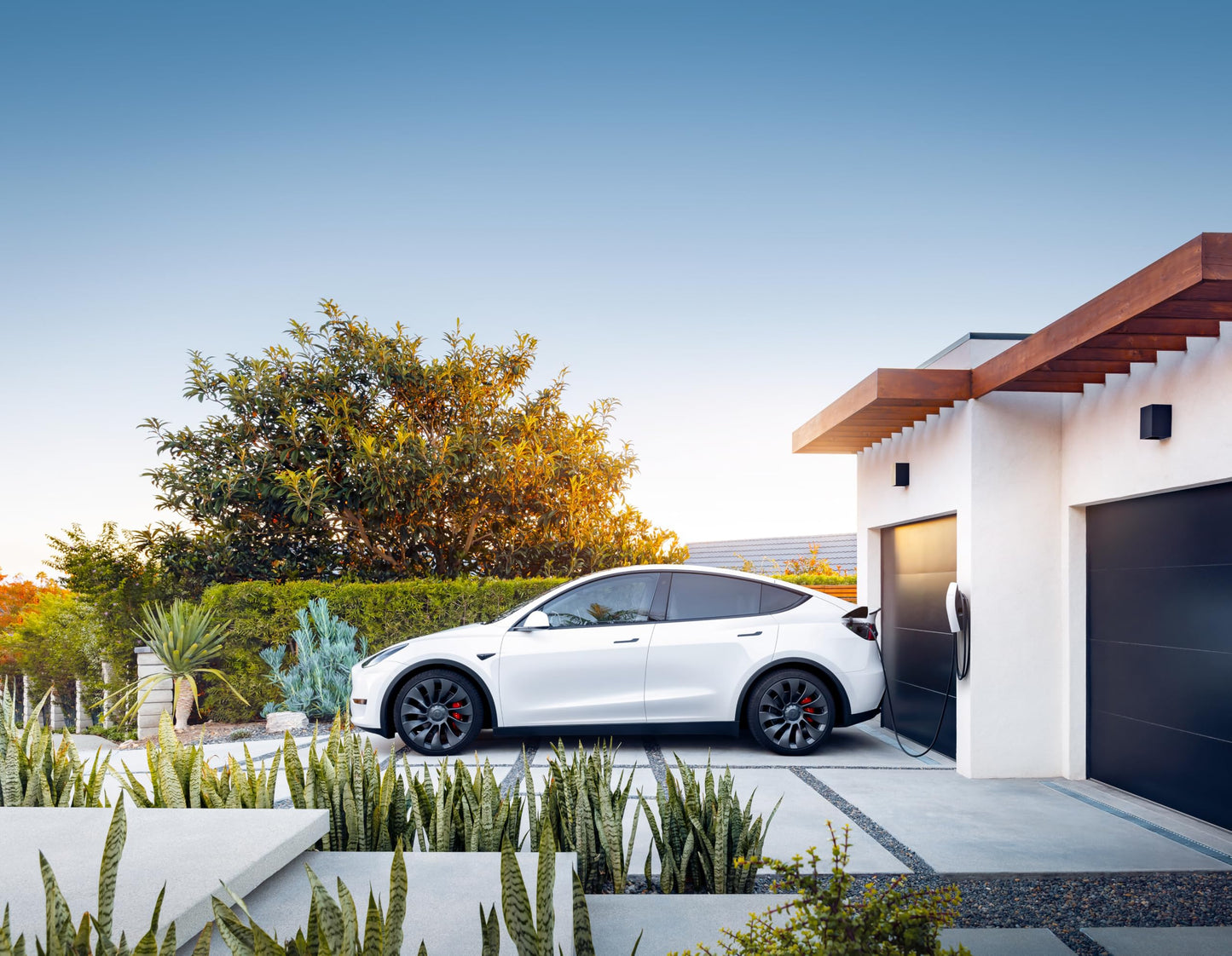 Tesla Wall Connector - Home Electric Vehicle (EV) Charger, NACS - Level 2 - up to 48A - UL Certified, Enery Star Partner