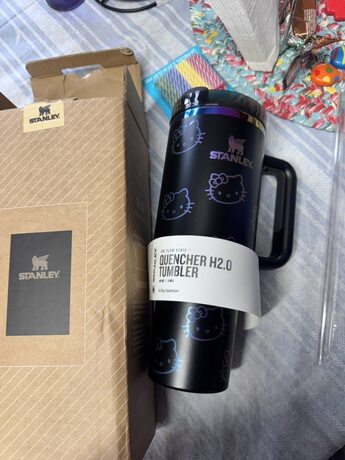 Stanley x Hello Kitty Quencher H2.0 FlowState Tumbler – Black Rainbow Edition Insulated Travel Mug with Handle & Straw